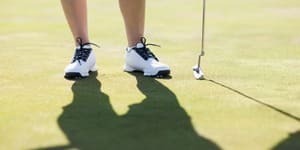 Les sabates de golf, grans aliats